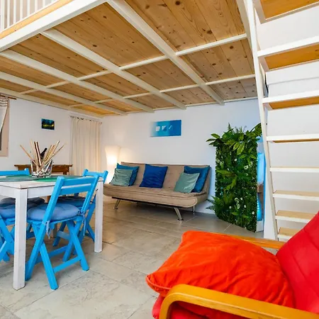 Blue Hole * Parabita